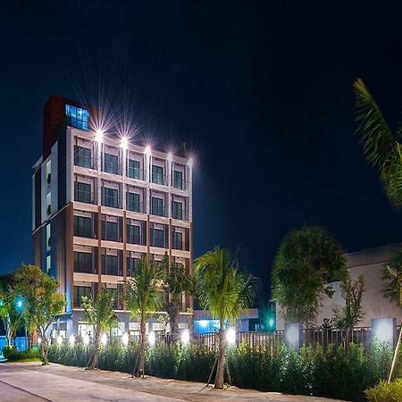 Coco Beach Resort Bangsaen Chonburi Exterior photo